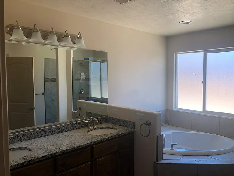 199 N 2680 W — Photo 10
