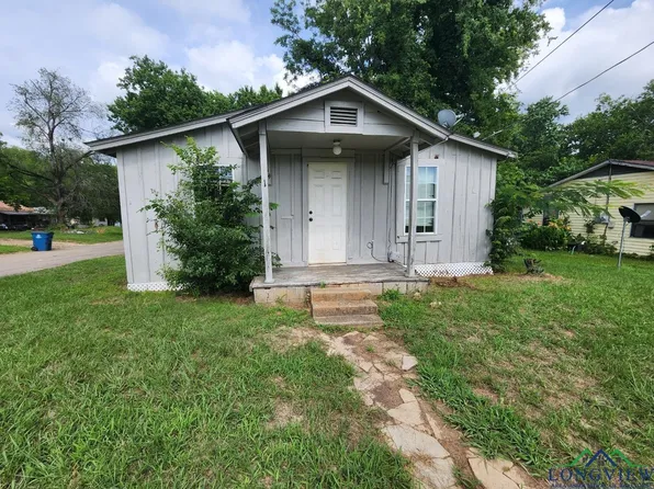 801 Roden Ln, Gladewater, TX 75647