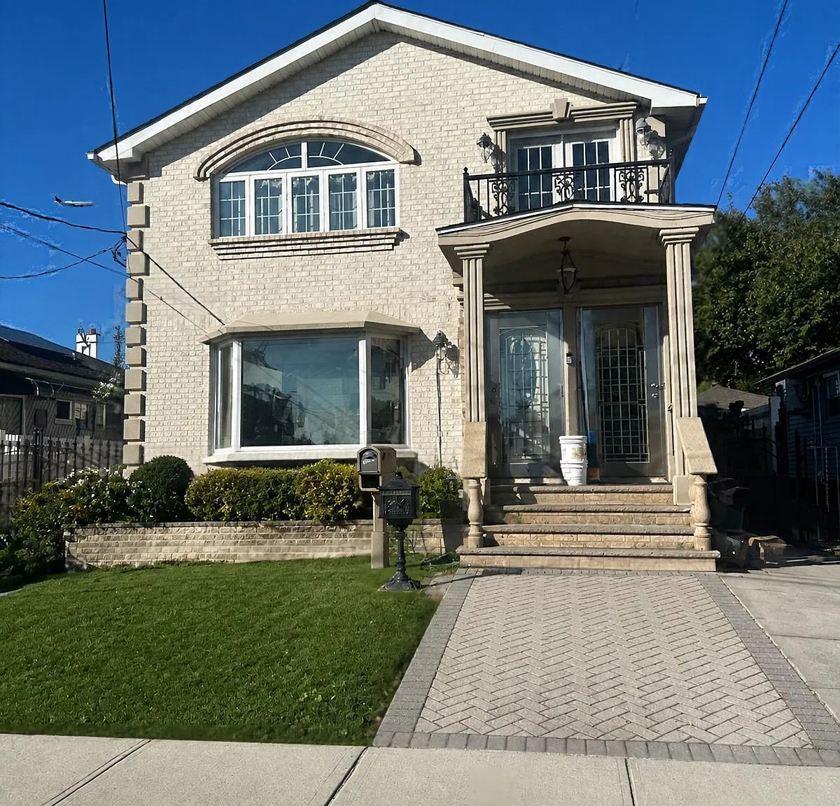 3 bed, 2050 sqft, $3,200 — Photo 1