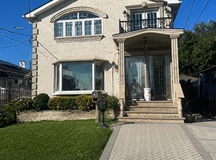 24123 149th Ave, Rosedale, NY 11422