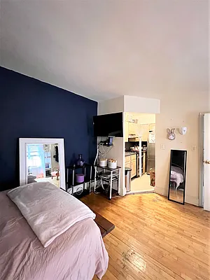 Rented by City Connections Realty | media 11