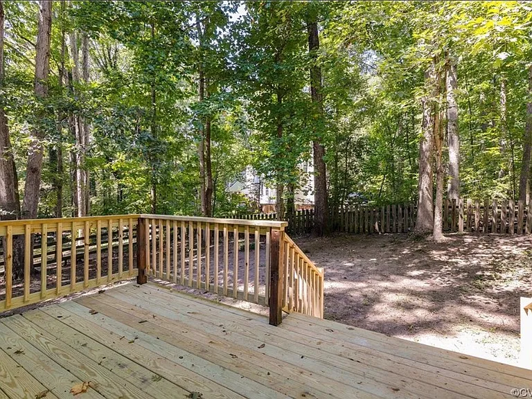 2110 Deer Meadow Ln — Photo 16