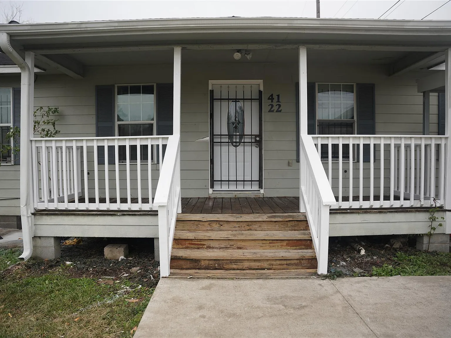 3 bed, 2.0 bath, 1056 sqft, $1,600 — Photo 2