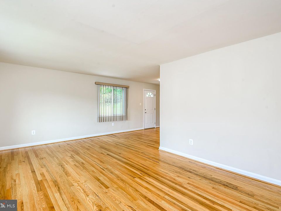 1st image of 2463 S Culpeper St