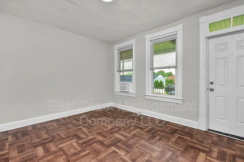 1 bed, 1.0 bath, 646 sqft, $1,025 — Photo 3