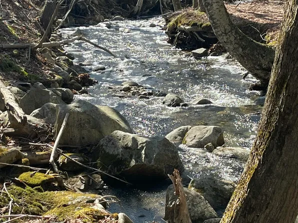 2 Central Shaft Rd, North Adams, MA 01247