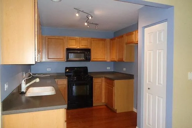1878 Waverly Way — Photo 6