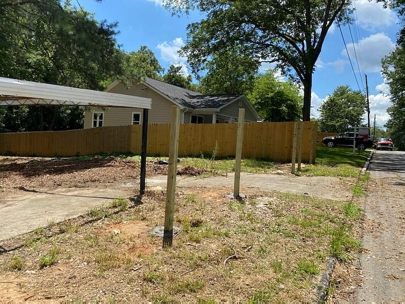 1st image of 0 Larchwood Rd SW Lot 0