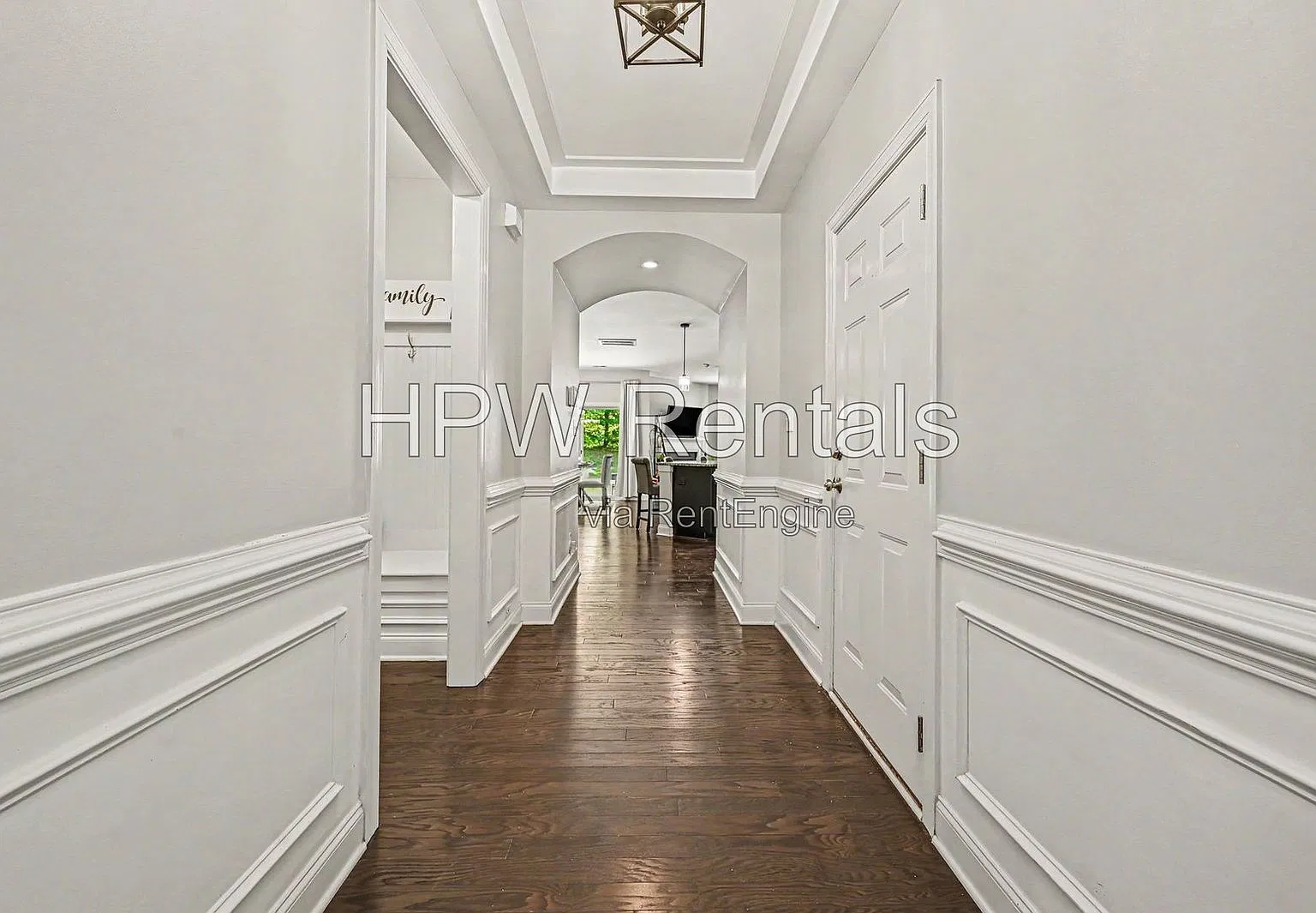 3 bed, 2.5 bath, 1987 sqft, $2,100 — Photo 3