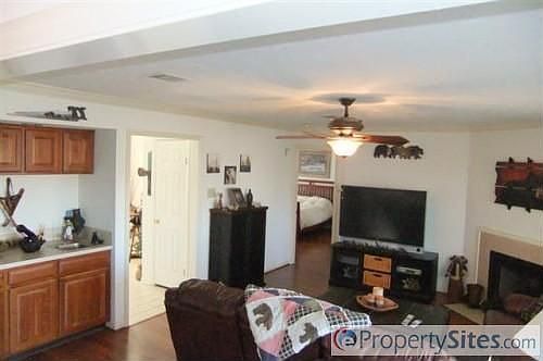 3rd image of 6703 Elmscott Dr
