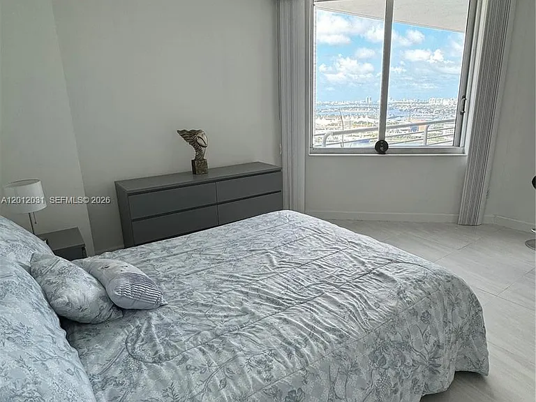 335 Biscayne Blvd #2900 — Photo 15