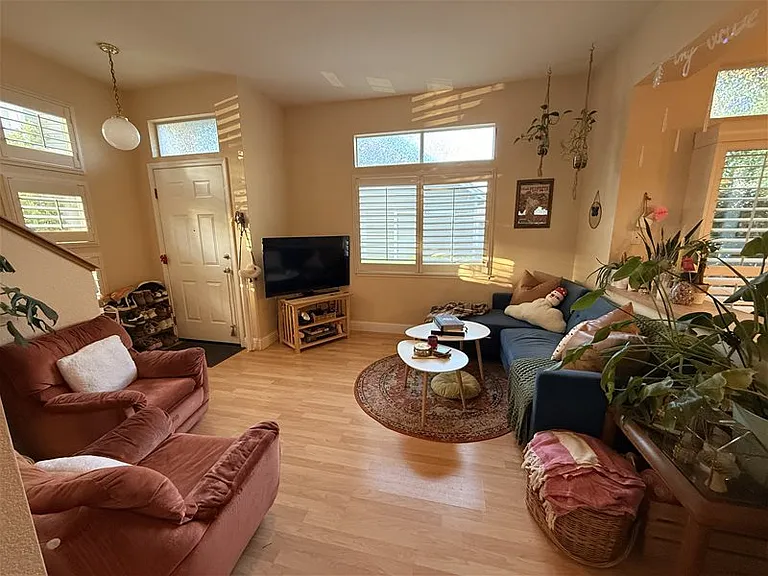 3043 Woods Cir — Photo 9