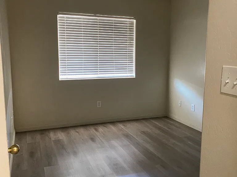 11923 Stratosphere Ave — Photo 3
