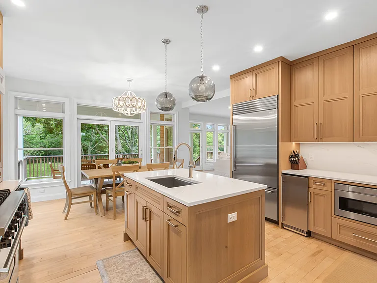 4 Bayberry Rd — Photo 6