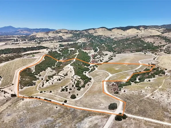 22 Martinez Rd, Lockwood, CA 93932