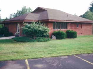 1001 S Hemlock St, Iron Mountain, MI 49801