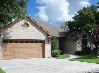 216 Meadow Brook Dr, Fredericksburg, TX 78624