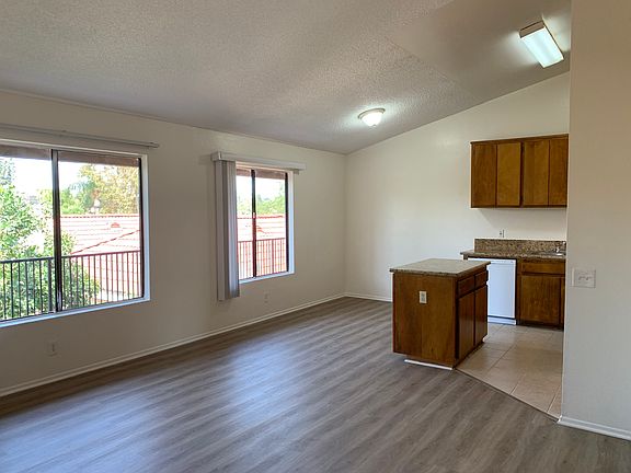 4th image of 2165 Cedar Ave