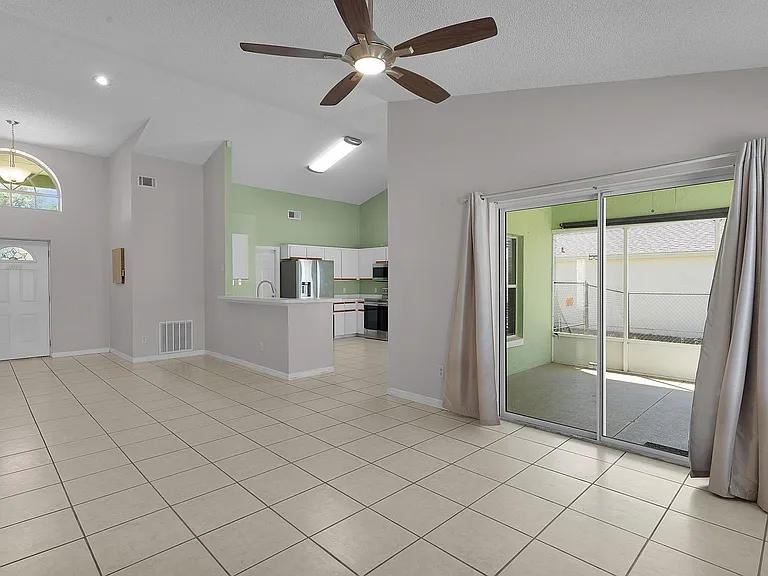 40045 Palm St — Photo 2