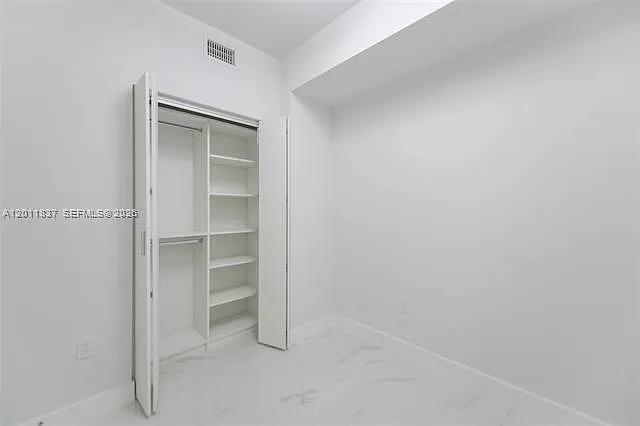 700 NE 24th St #904 — Photo 25