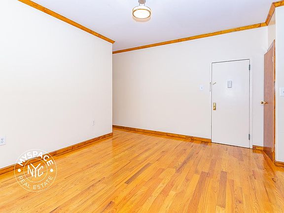 3rd image of 81 Crooke Ave APT 28