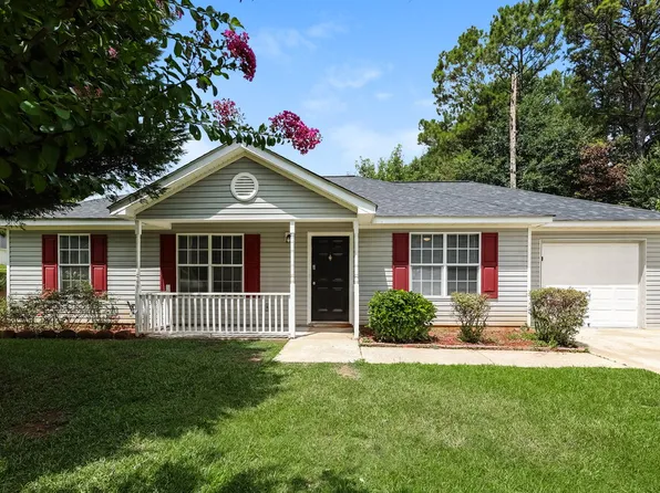 2 Ruby Ct, Grantville, GA 30220