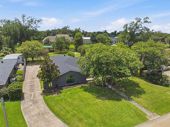 2nd image of 215 Orchard Dr