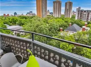 230 Roslyn Rd #805, Winnipeg, MB R3L0H1