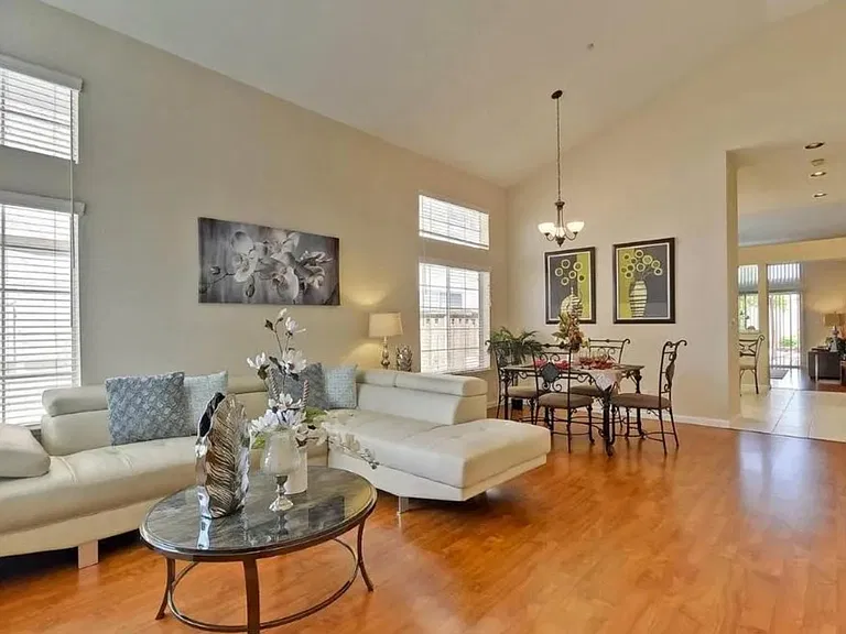 31224 Lamprey Dr — Photo 2