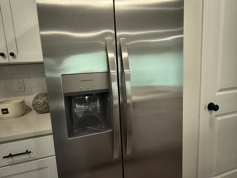 8 Unique Ct — Photo 6