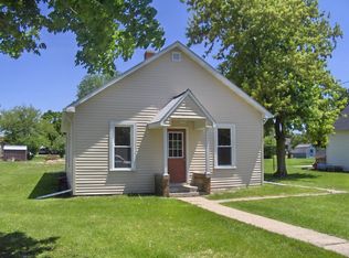 404 Oak St, Cedar Point, IL 61316