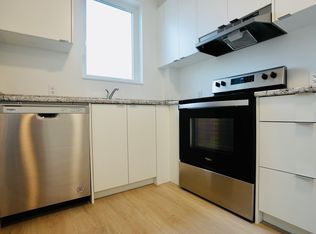 922 Queen Street East, Toronto, ON M4M 1J5