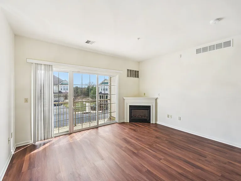 Spring Creek Apartments — Photo 93