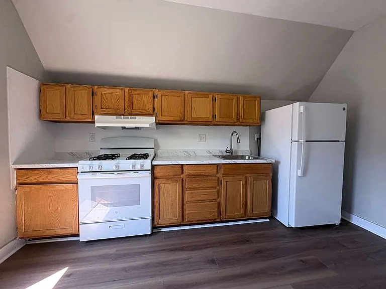 24 Shelter St #22 — Photo 9