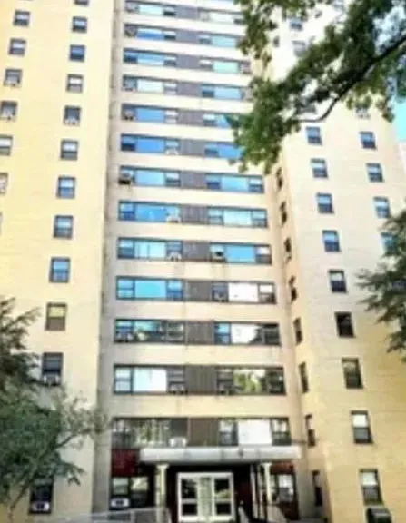 2 Fordham Hill Oval #PENTHOUSE — Photo 1