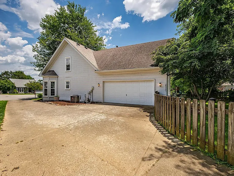 3904 Vantage Pl — Photo 24