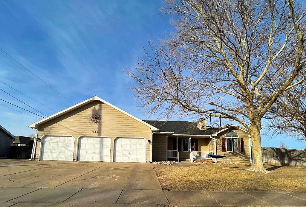 1515 E Claflin Ave, Salina, KS 67401 Zillow