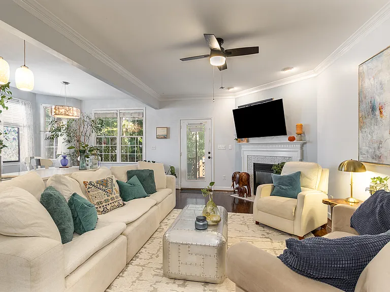 4610 Asterwood Dr — Photo 6