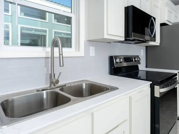 Casata San Marcos, 1009 Big Constellation Way, San Marcos, TX 78666