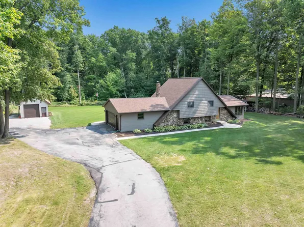 2028 Westline Rd, Green Bay, WI 54313