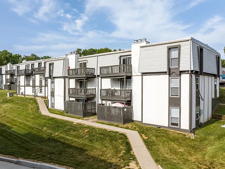 Maple Hills Apartments — Photo 22