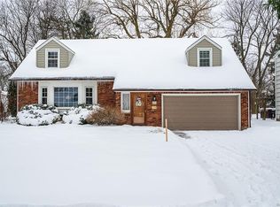 29 Wickham Dr, Williamsville, NY 14221