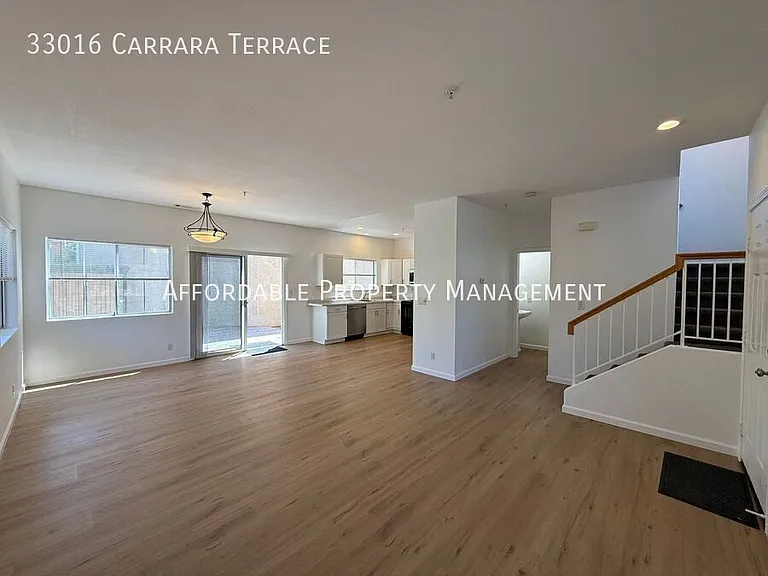 33016 Carrara Ter — Photo 3