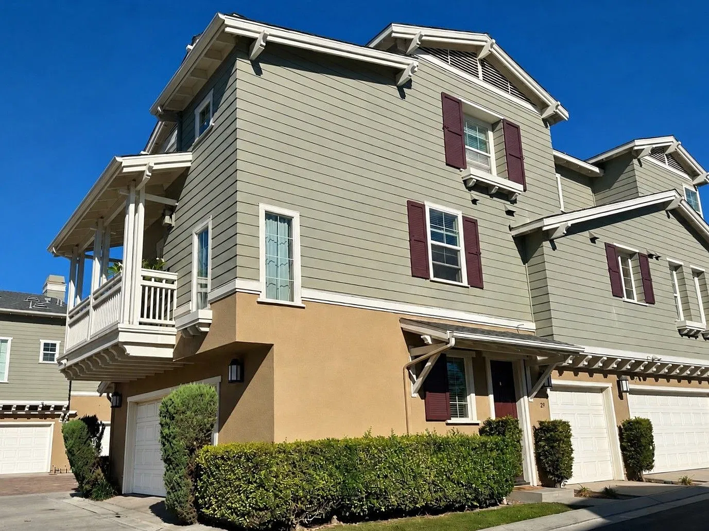 Beautifully Maintained Ladera Ranch End-Unit Condo | 2BR, 2.5BA, 2-Car Garage — Photo 2