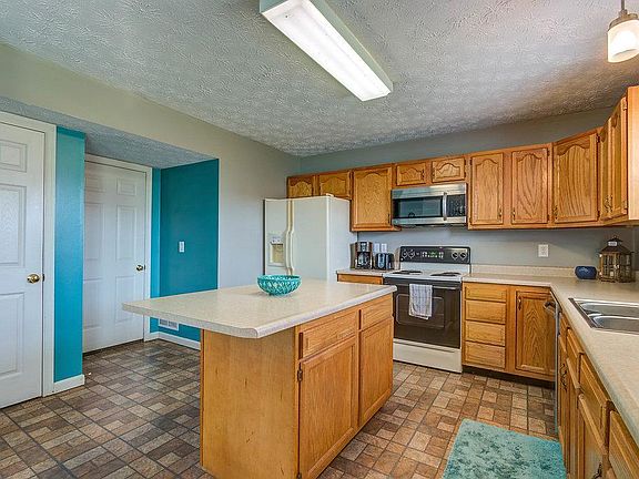 5th image of 906 Kreider Ct