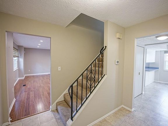 5th image of 6290 Henshire Ct