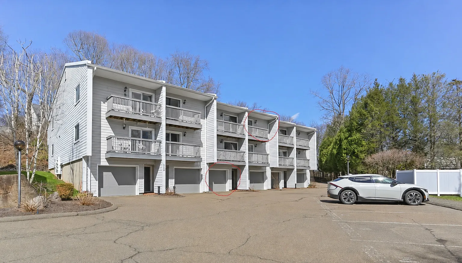 1 bed, 818 sqft, $2,400 — Photo 1