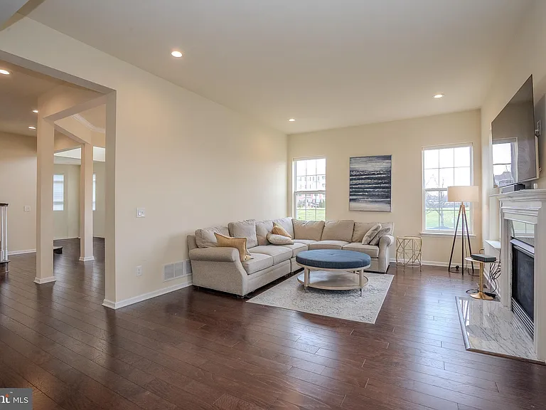 1802 Yearling Ct — Photo 24