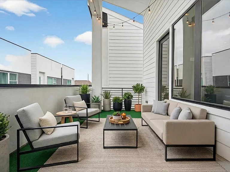 5841 Dolores St — Photo 38