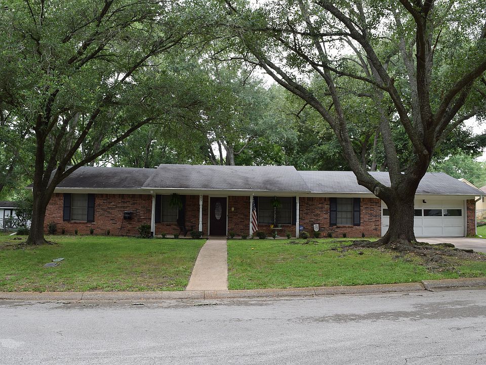 1st image of 405 Toby Ln